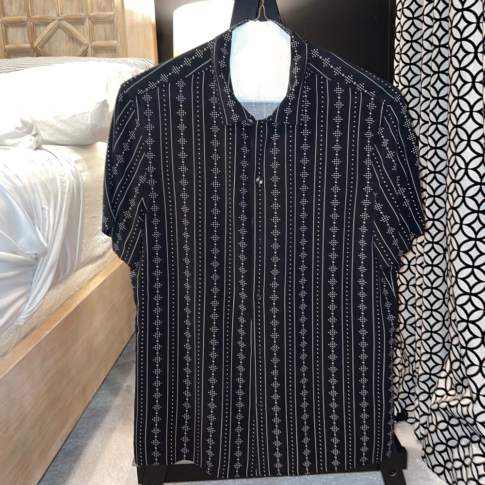 Mens medium express short sleeve button down shirt